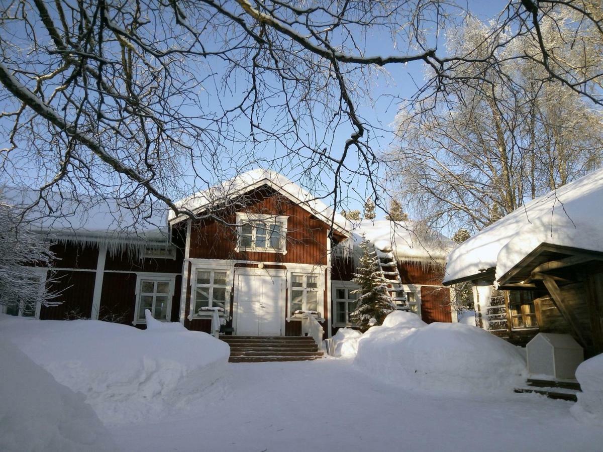 Hotel Lauri Historical Log House Manor Rovaniemi Exterior foto