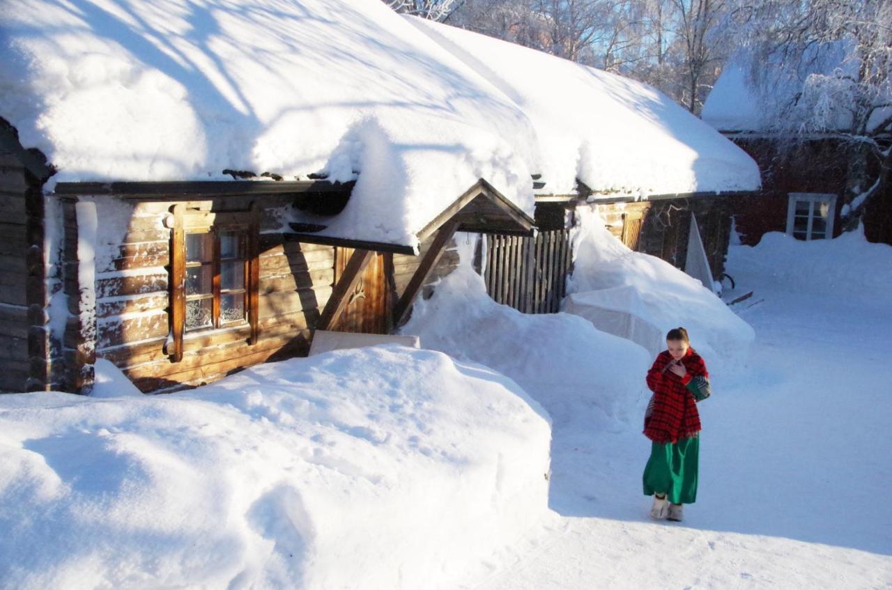 Hotel Lauri Historical Log House Manor Rovaniemi Exterior foto